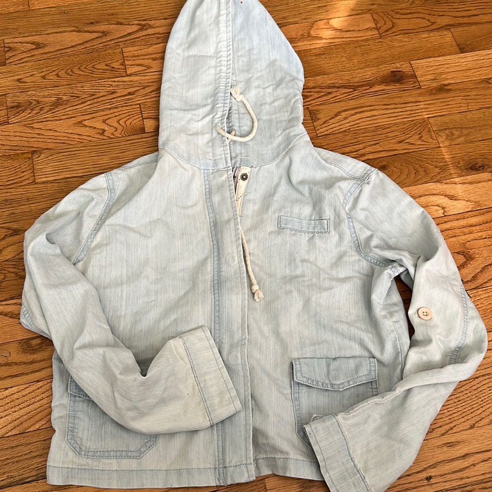 Thread & Supply Lightweight denim / chambray shorter style jacket. Hood - Picture 1 of 5